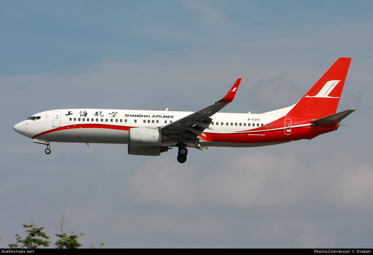 Aircraft Photo of B-5315 | Boeing 737-86D | Shanghai Airlines | AirHistory.net #737485