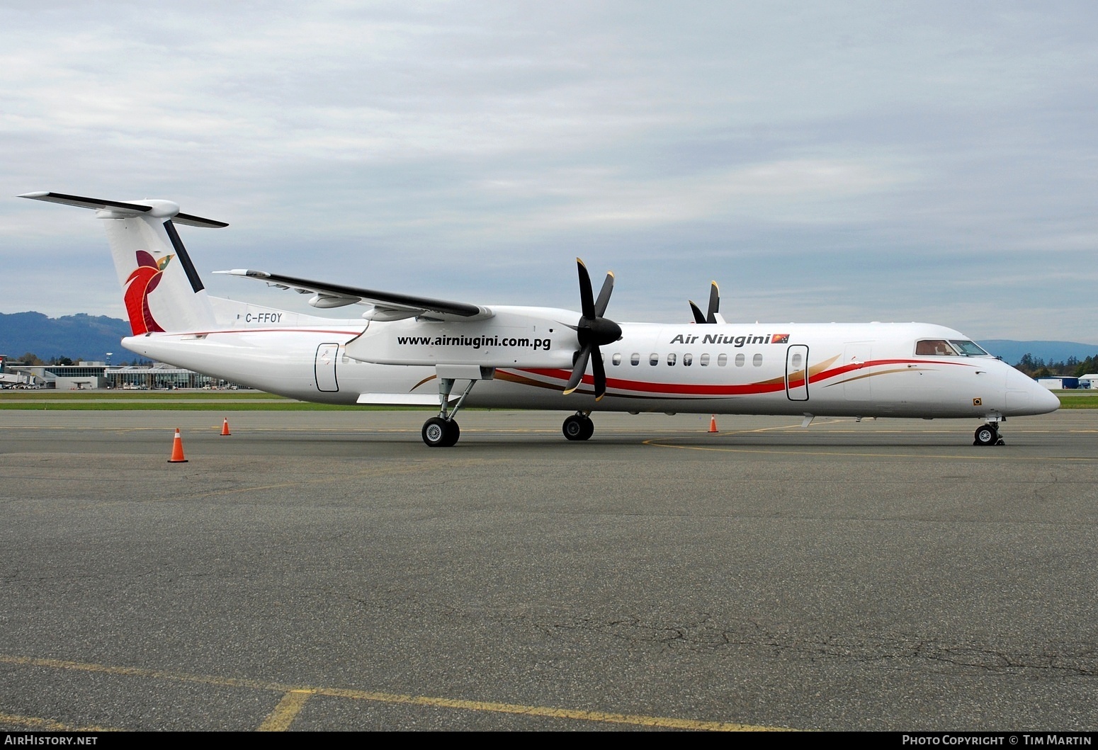 Aircraft Photo of C-FFOY | Bombardier DHC-8-402 Dash 8 | Air Niugini | AirHistory.net #737554