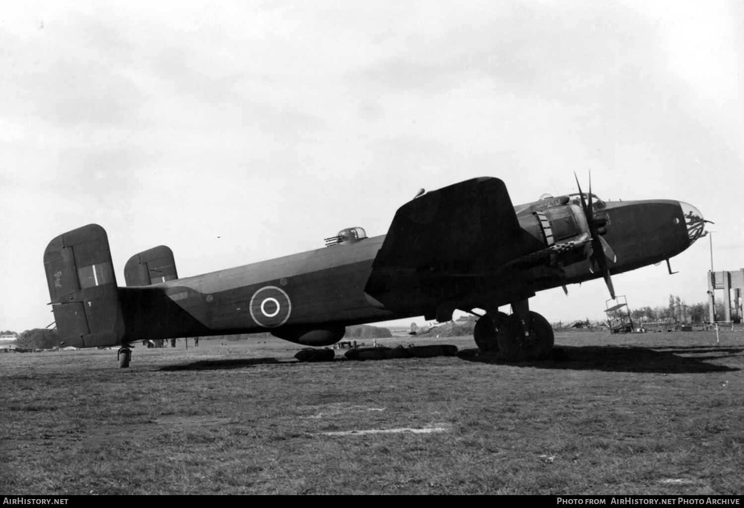 Aircraft Photo of LV838 | Handley Page HP-61 Halifax B3 | UK - Air Force | AirHistory.net #737577