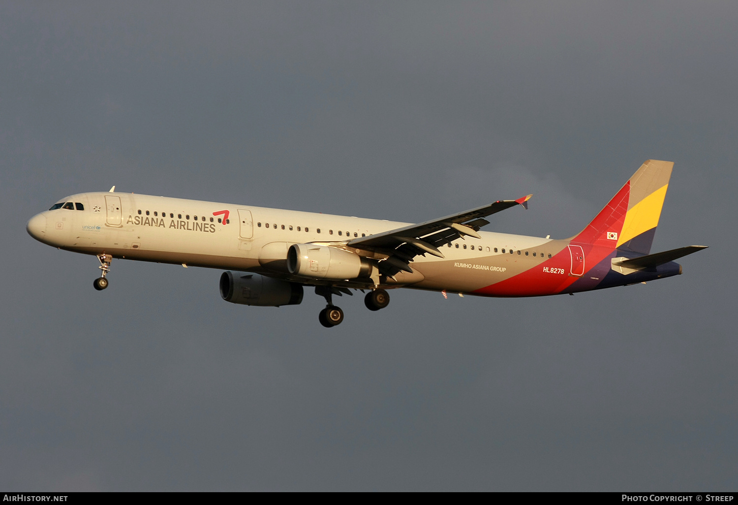 Aircraft Photo of HL8278 | Airbus A321-231 | Asiana Airlines | AirHistory.net #737693