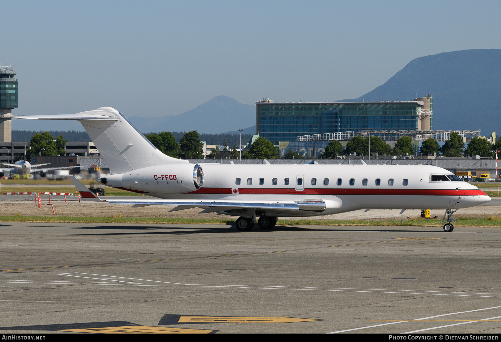 Aircraft Photo of C-FFCD | Bombardier Global 5000 (BD-700-1A11) | AirHistory.net #738033