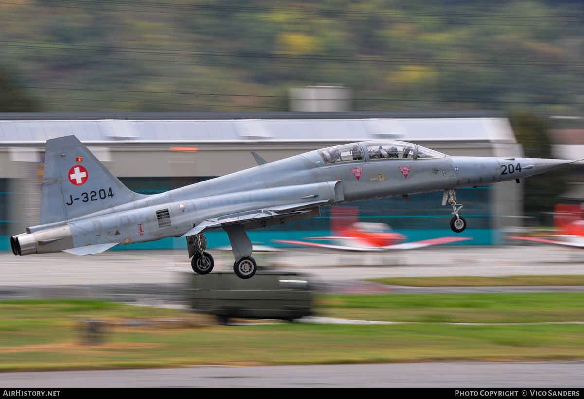 Aircraft Photo of J-3204 | Northrop F-5F Tiger II | Switzerland - Air Force | AirHistory.net #738264