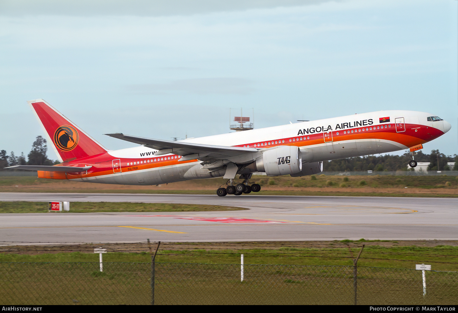 Aircraft Photo of D2-TED | Boeing 777-2M2/ER | TAAG Angola Airlines - Linhas Aéreas de Angola | AirHistory.net #738395