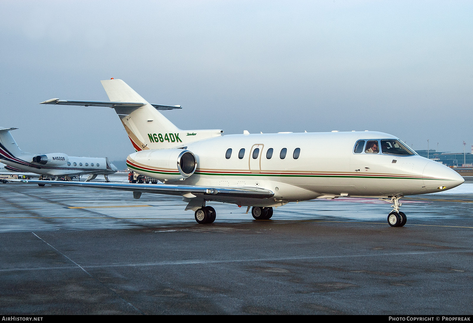 Aircraft Photo of N684DK | Raytheon Hawker 800XP | AirHistory.net #738402