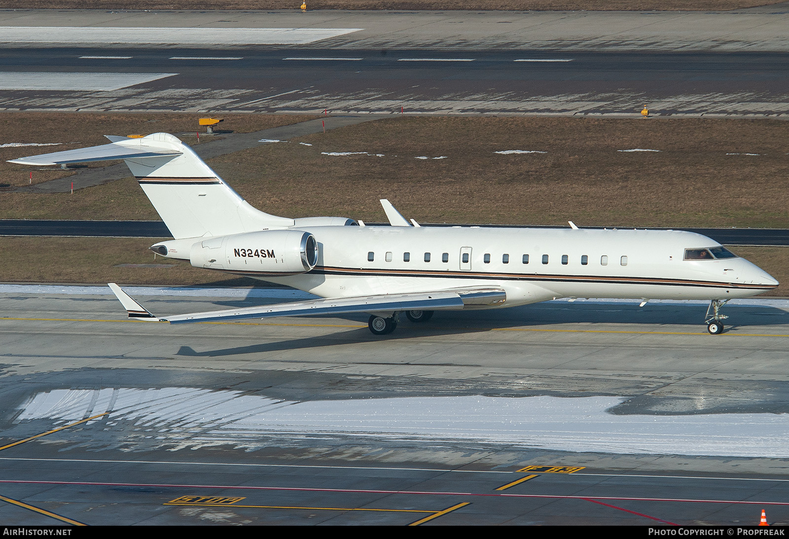 Aircraft Photo of N324SM | Bombardier Global Express (BD-700-1A10) | AirHistory.net #738404