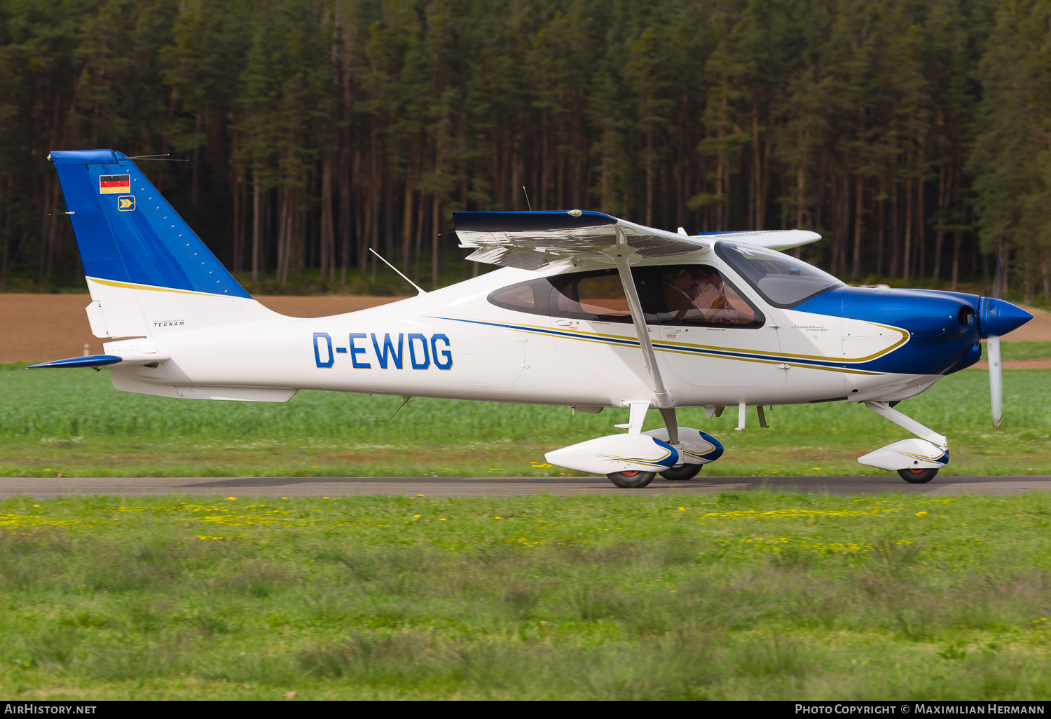Aircraft Photo of D-EWDG | Tecnam P-2010 Mk.II | AirHistory.net #738465