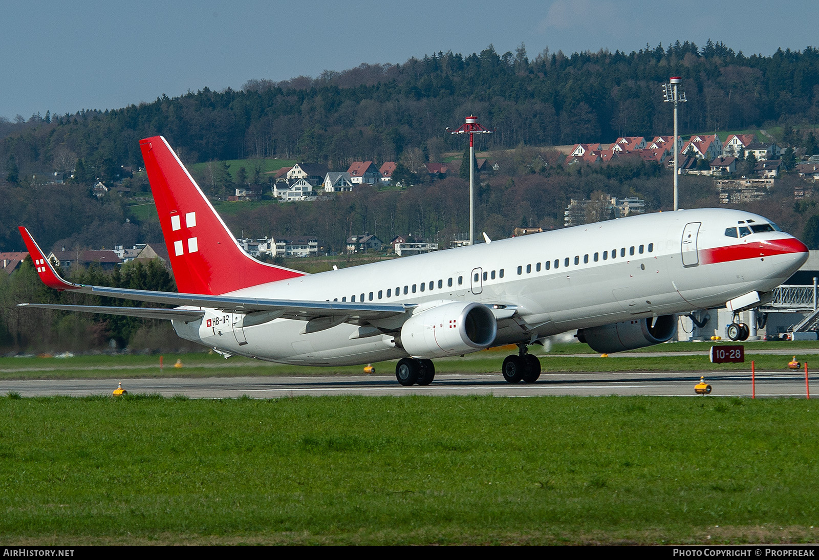 Aircraft Photo of HB-IIR | Boeing 737-86Q | PrivatAir | AirHistory.net #738516