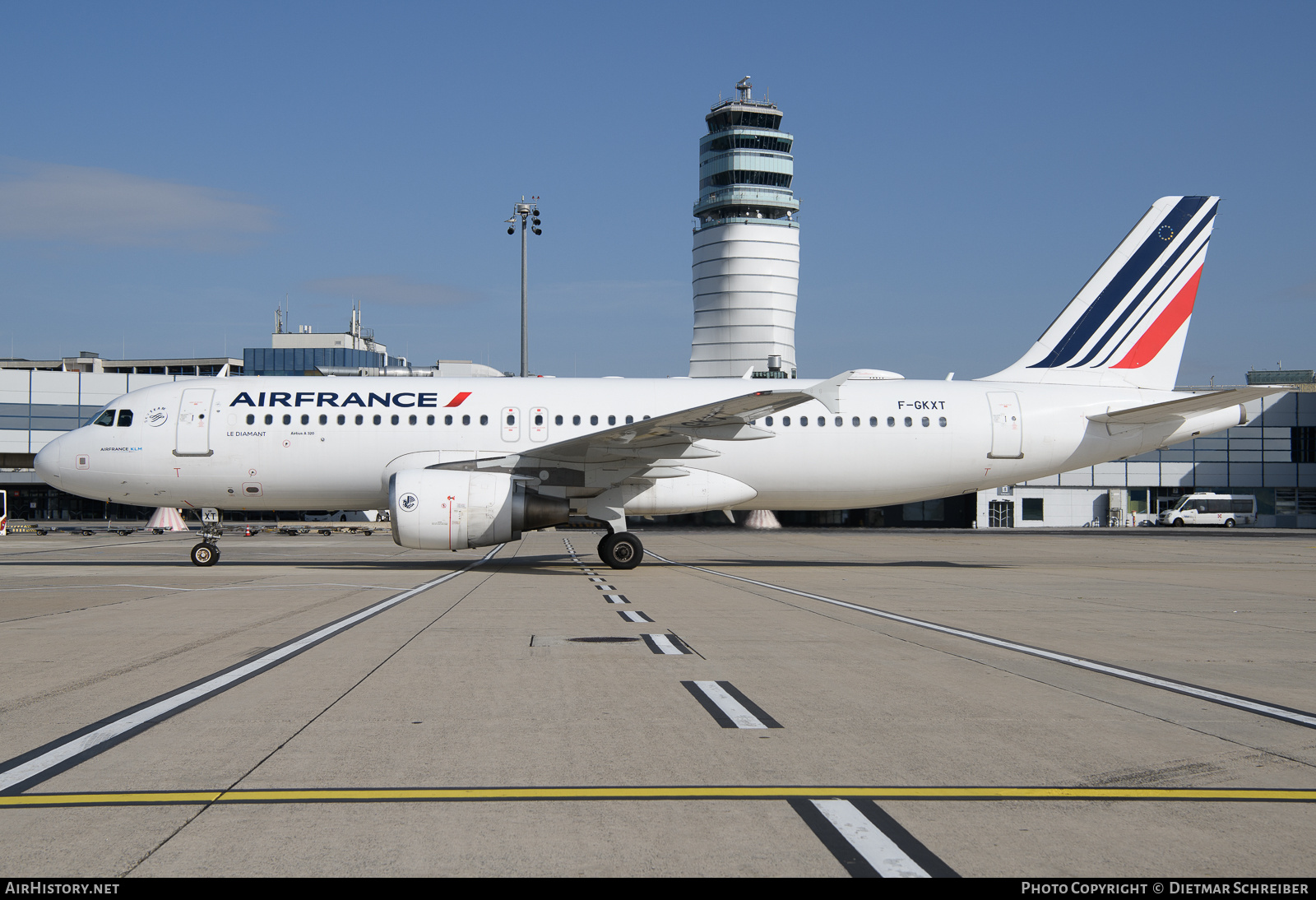 Aircraft Photo of F-GKXT | Airbus A320-214 | Air France | AirHistory.net #738731