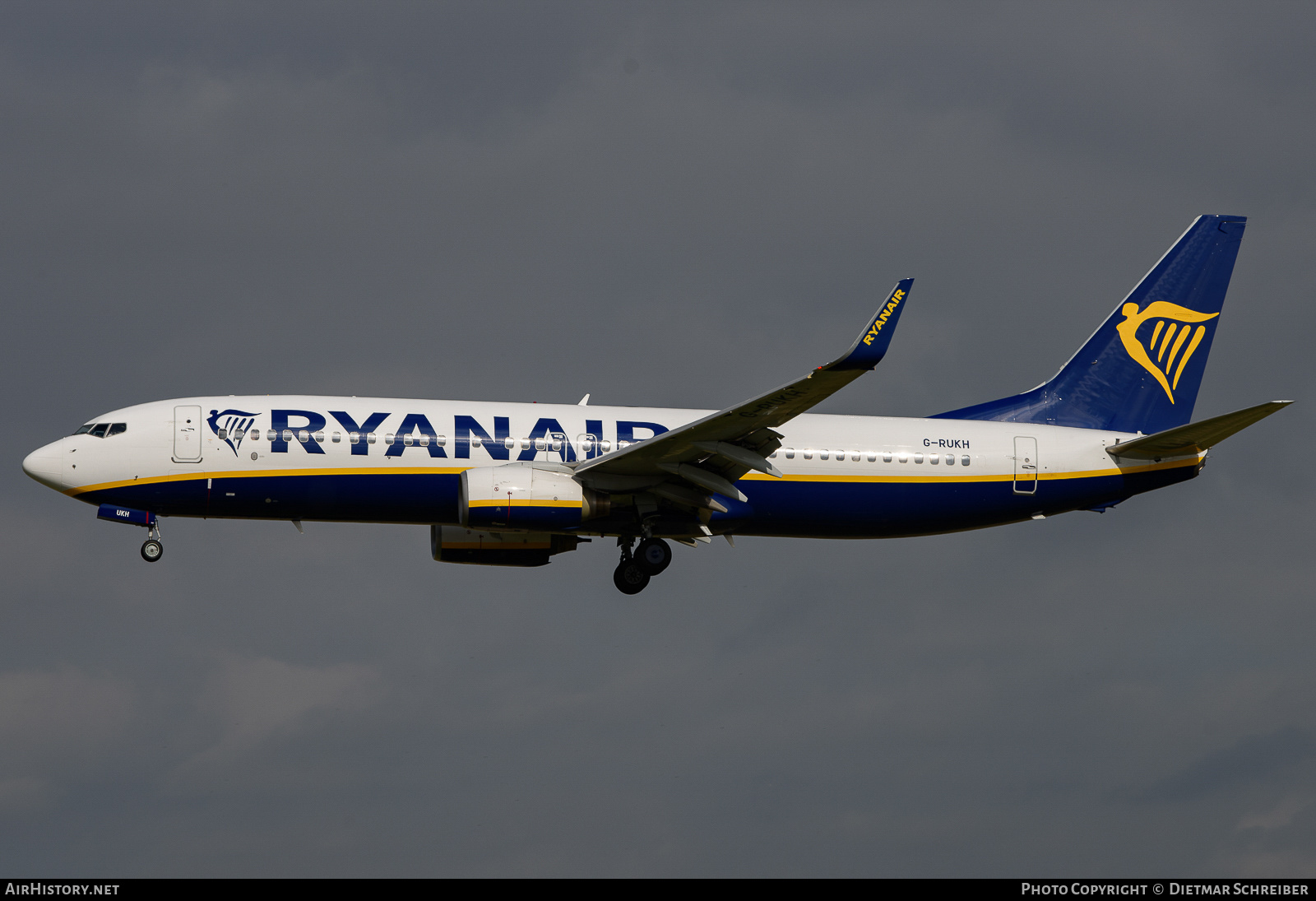 Aircraft Photo of G-RUKH | Boeing 737-8AS | Ryanair | AirHistory.net #738749