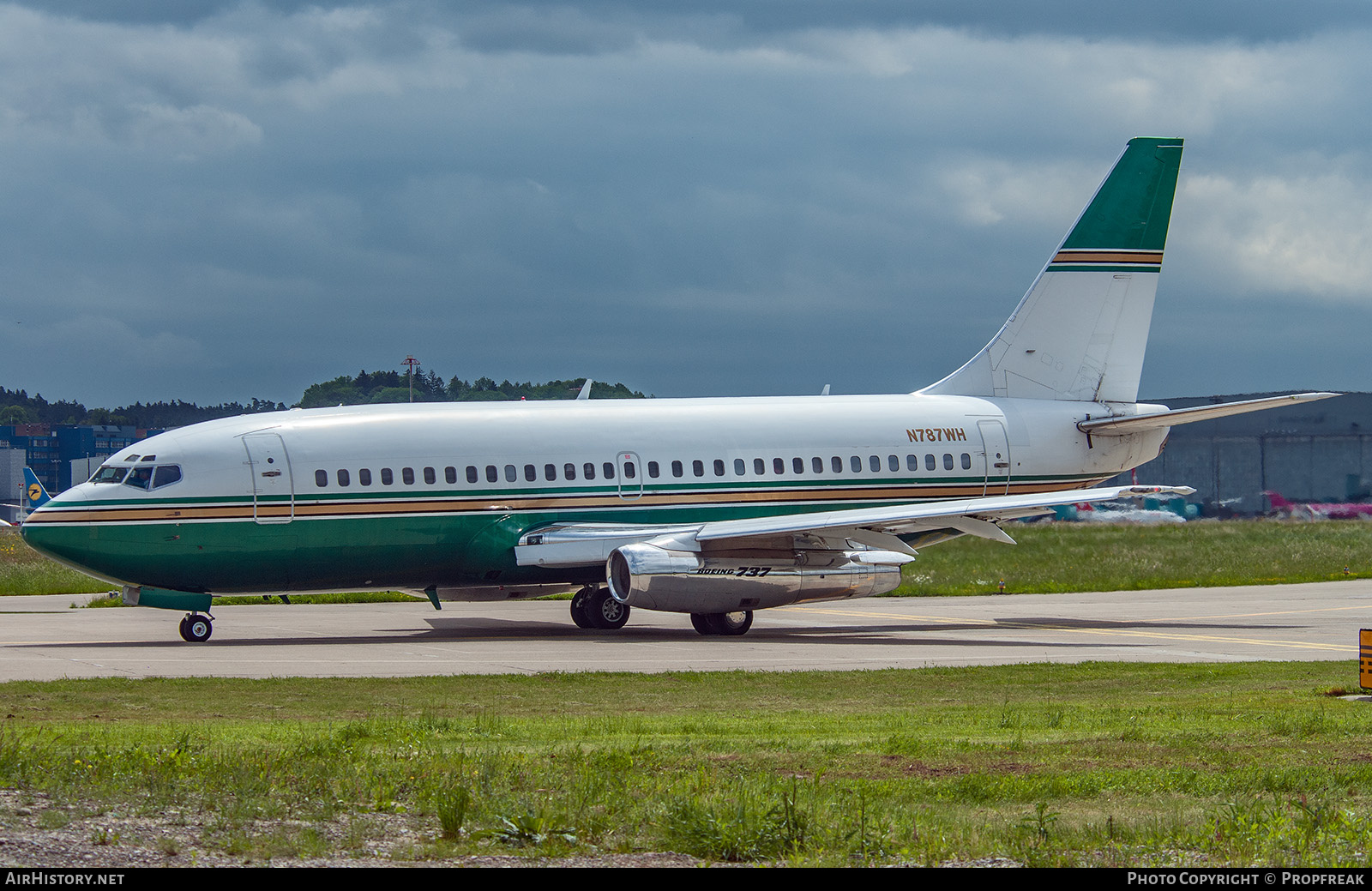 Aircraft Photo of N787WH | Boeing 737-2V6/Adv | AirHistory.net #738802