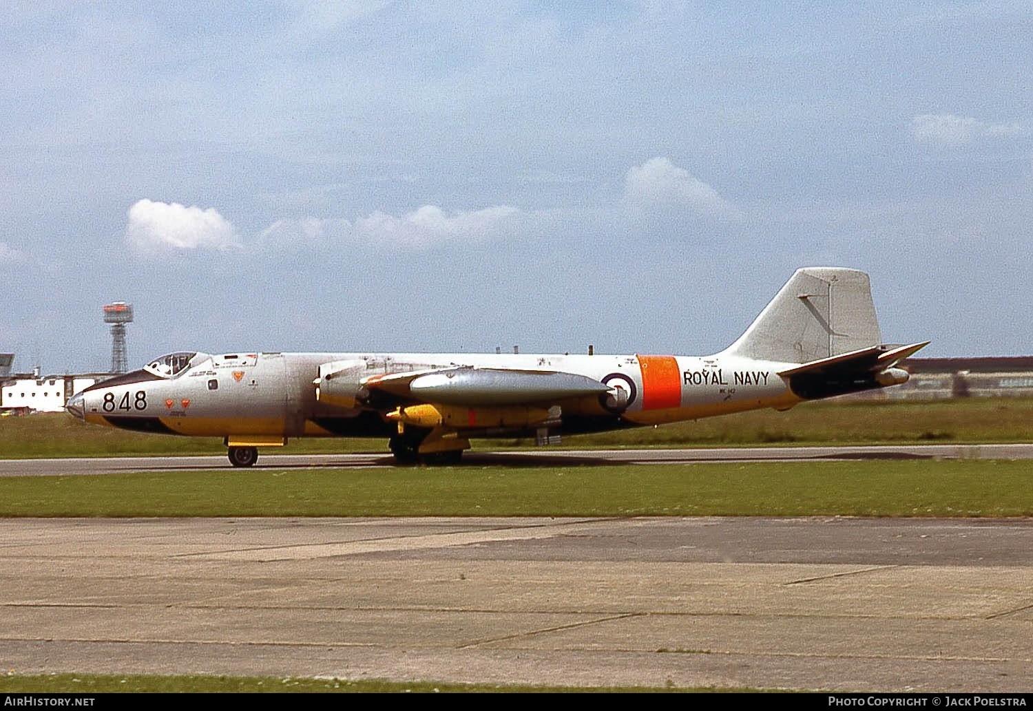 Aircraft Photo of WK142 | English Electric Canberra TT18 | UK - Navy | AirHistory.net #738827