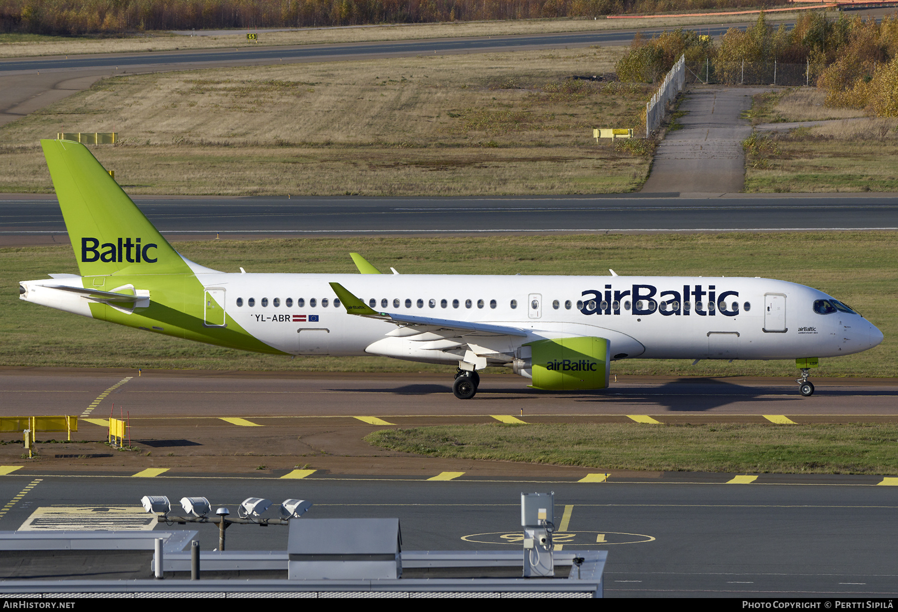 Aircraft Photo of YL-ABR | Airbus A220-371 (BD-500-1A11) | AirBaltic | AirHistory.net #738873