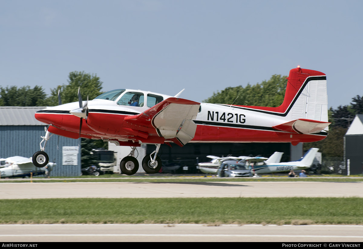 Aircraft Photo of N1421G | Beech D50E Twin Bonanza | AirHistory.net #739064