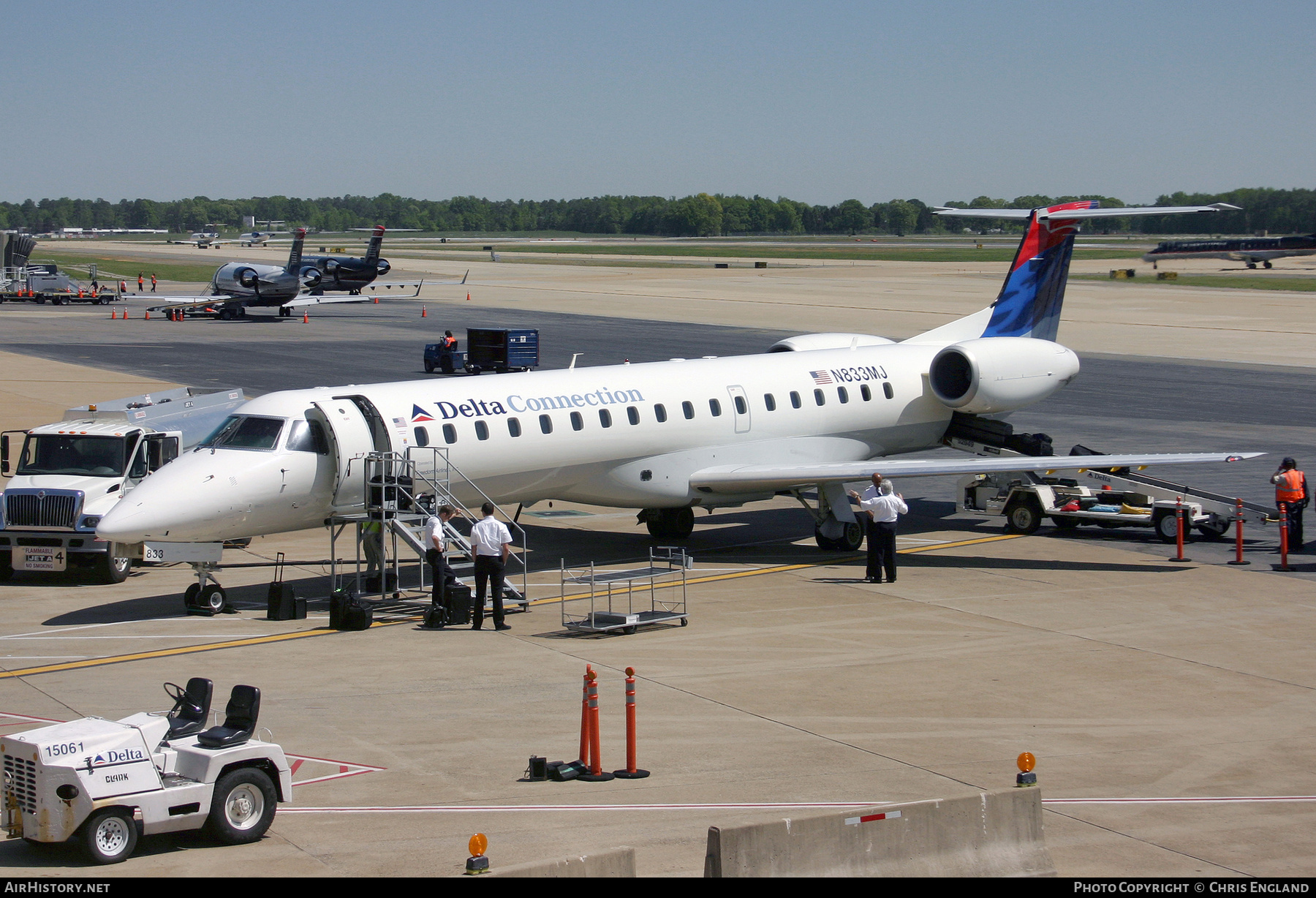 Aircraft Photo of N833MJ | Embraer ERJ-145LR (EMB-145LR) | Delta Connection | AirHistory.net #739297