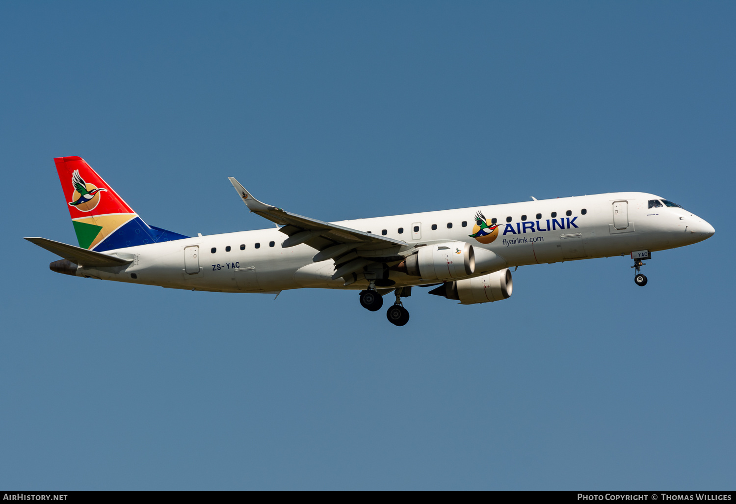 Aircraft Photo of ZS-YAC | Embraer 190AR (ERJ-190-100IGW) | Airlink | AirHistory.net #739308