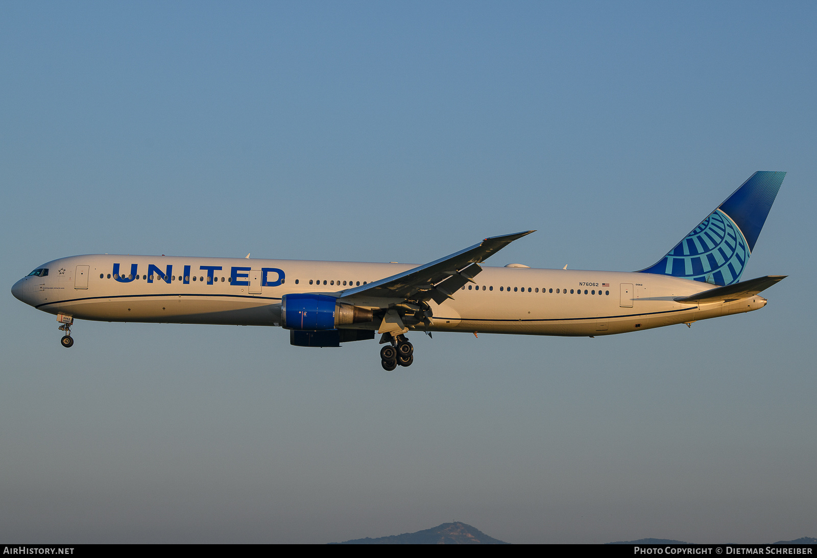 Aircraft Photo of N76062 | Boeing 767-424/ER | United Airlines | AirHistory.net #739363