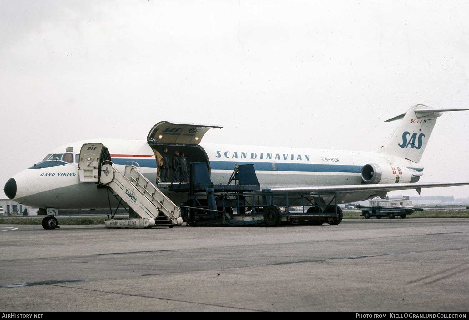 Aircraft Photo of LN-RLW | McDonnell Douglas DC-9-33F | Scandinavian Airlines - SAS | AirHistory.net #739617