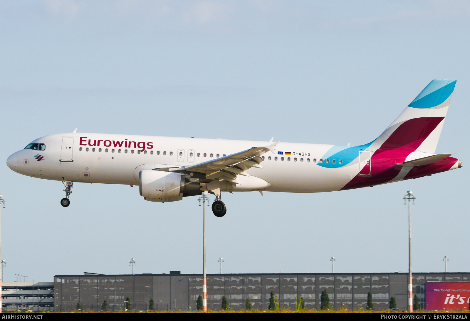 Aircraft Photo of D-ABHG | Airbus A320-214 | Eurowings | AirHistory.net #739663