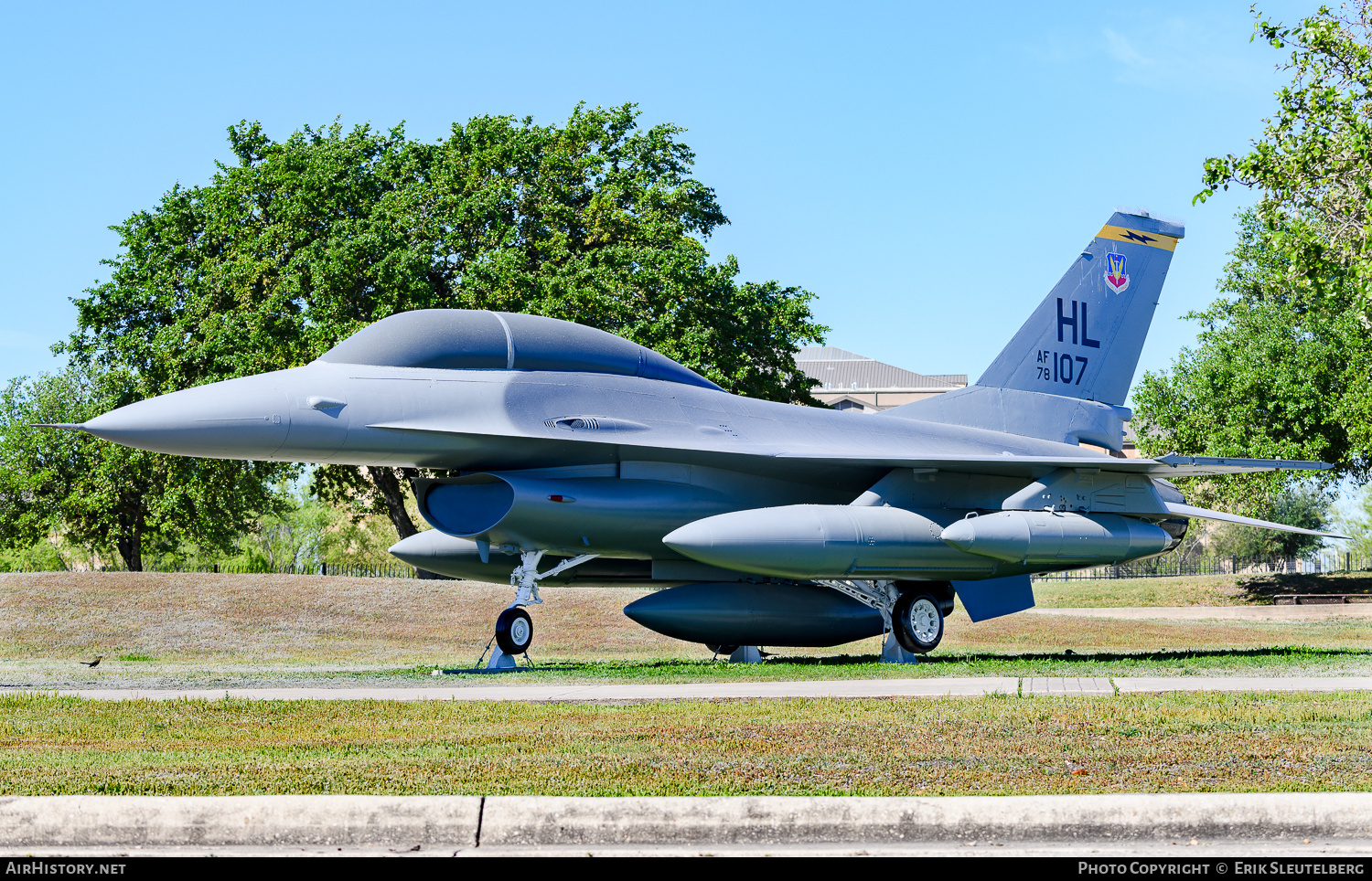 Aircraft Photo of 78-0107 / AF78-107 | General Dynamics F-16B Fighting Falcon | USA - Air Force | AirHistory.net #739828