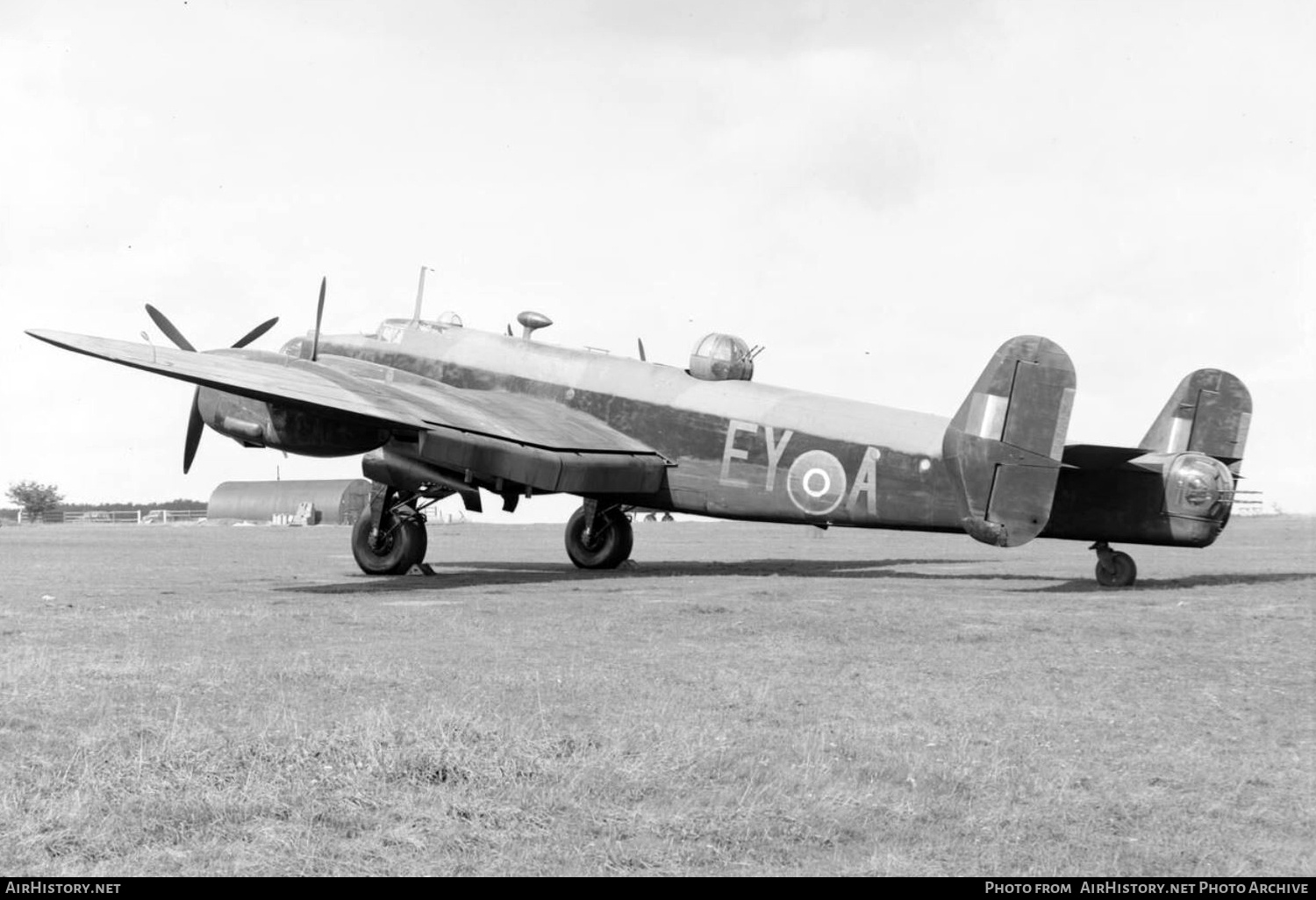 Aircraft Photo of DG221 | Handley Page HP-59 Halifax B2 | UK - Air Force | AirHistory.net #739877