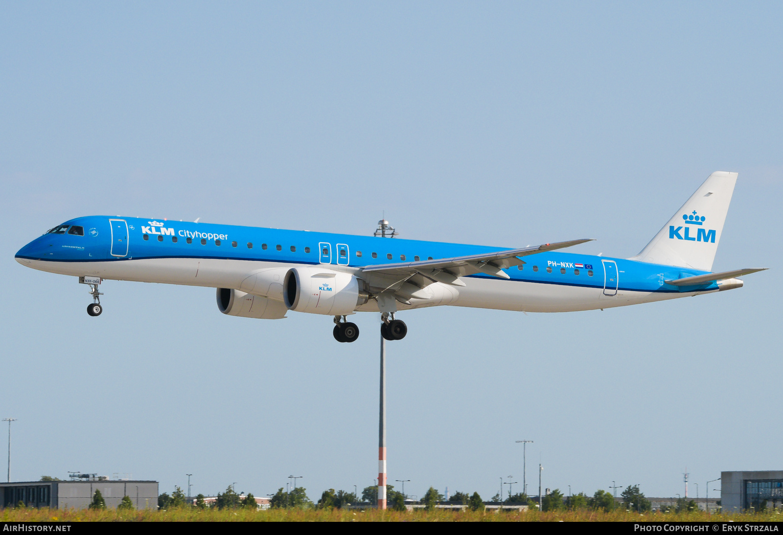 Aircraft Photo of PH-NXK | Embraer 195-E2 (ERJ-190-400) | KLM Cityhopper | AirHistory.net #739982