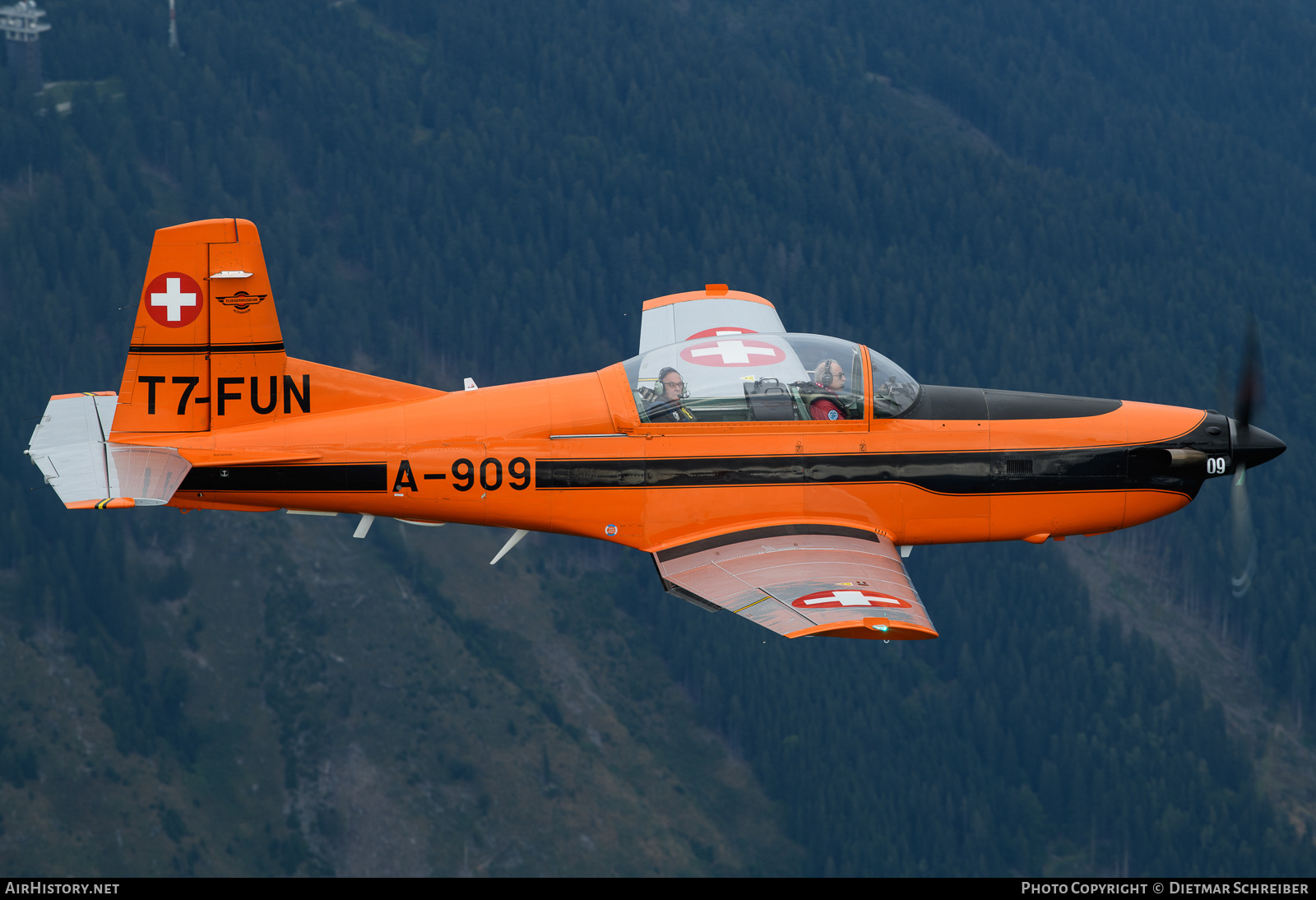 Aircraft Photo of T7-FUN / A-909 | Pilatus PC-7 | FFA Museum - Fliegermuseum Fahrzeugmuseum Altenrhein | Switzerland - Air Force | AirHistory.net #740030