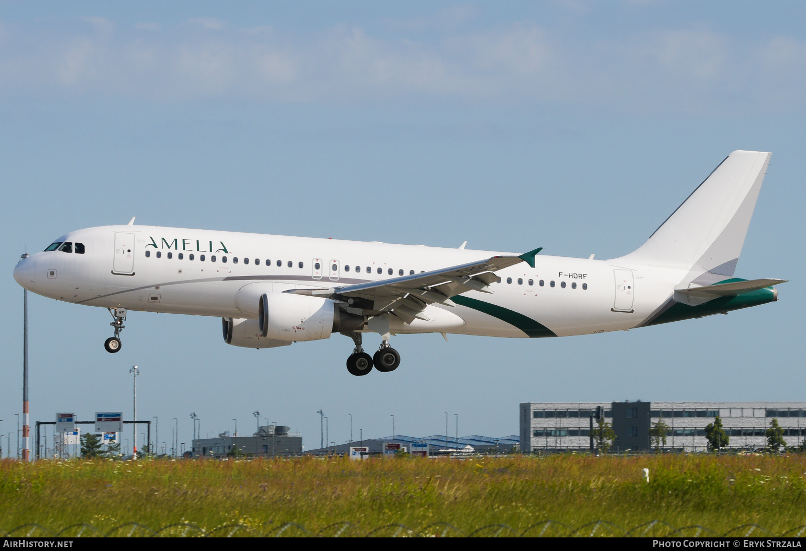 Aircraft Photo of F-HDRF | Airbus A320-214 | Amelia | AirHistory.net #740317