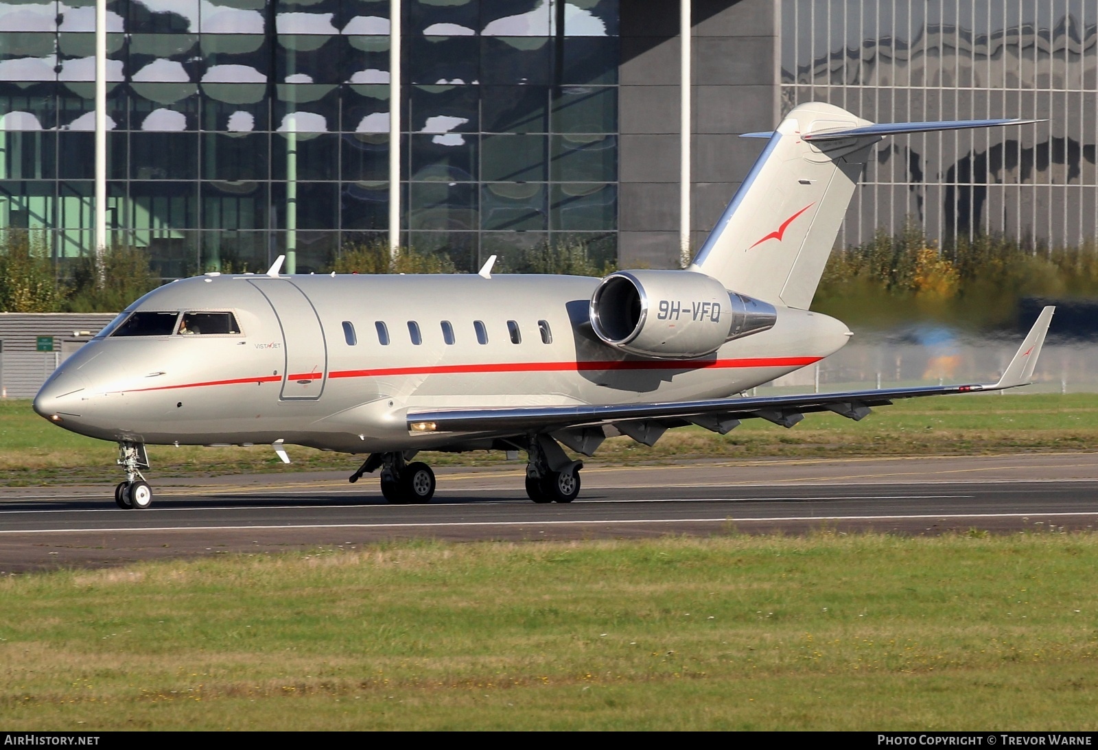 Aircraft Photo of 9H-VFQ | Bombardier Challenger 605 (CL-600-2B16) | VistaJet | AirHistory.net #740657