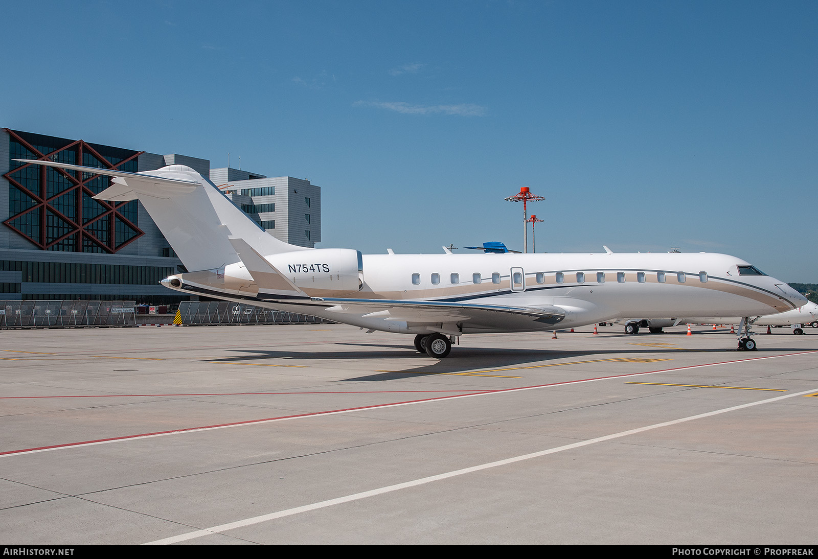 Aircraft Photo of N754TS | Bombardier Global Express XRS (BD-700-1A10) | AirHistory.net #740781