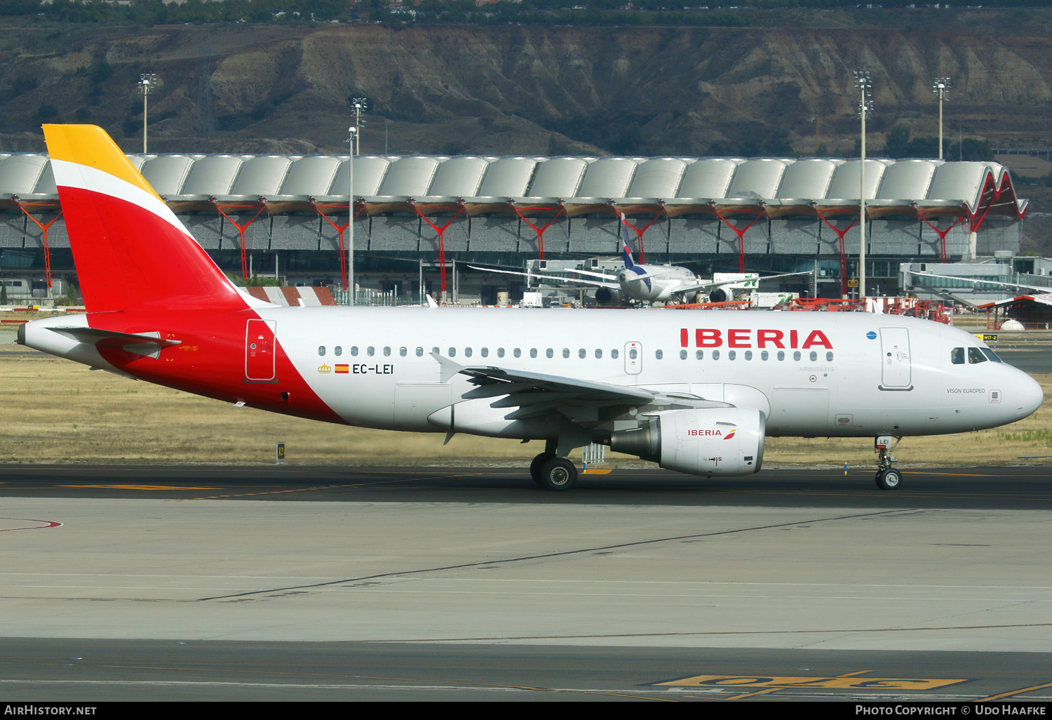 Aircraft Photo of EC-LEI | Airbus A319-111 | Iberia | AirHistory.net #740993