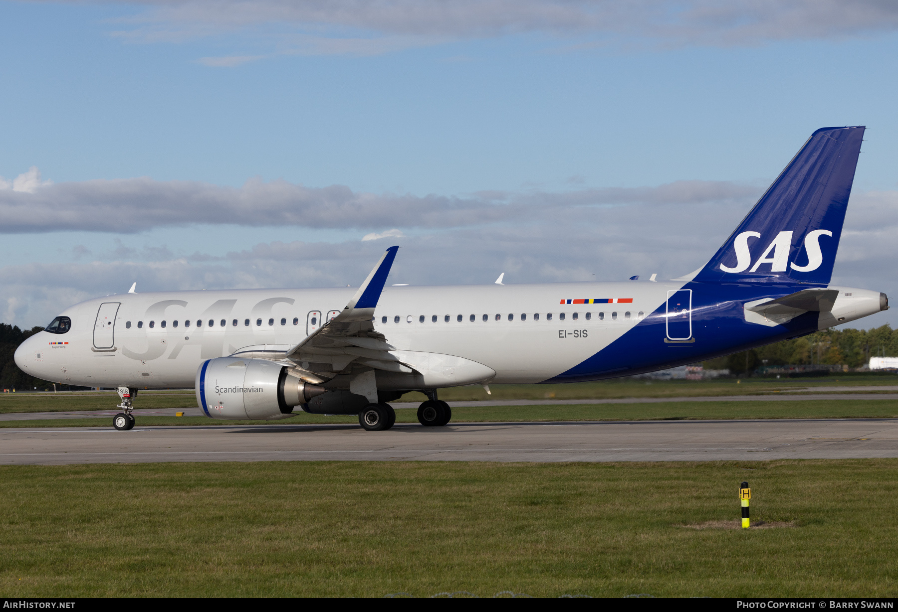 Aircraft Photo of EI-SIS | Airbus A320-251N | Scandinavian Airlines - SAS | AirHistory.net #740994