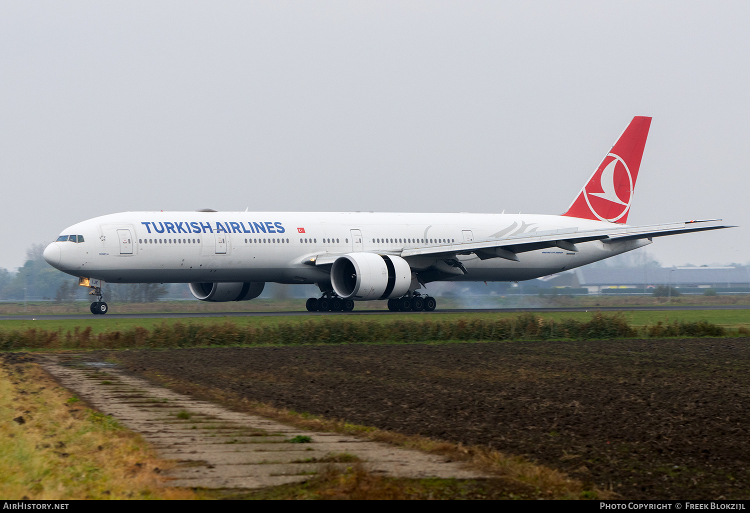 Aircraft Photo of TC-LJE | Boeing 777-3F2/ER | Turkish Airlines | AirHistory.net #741018