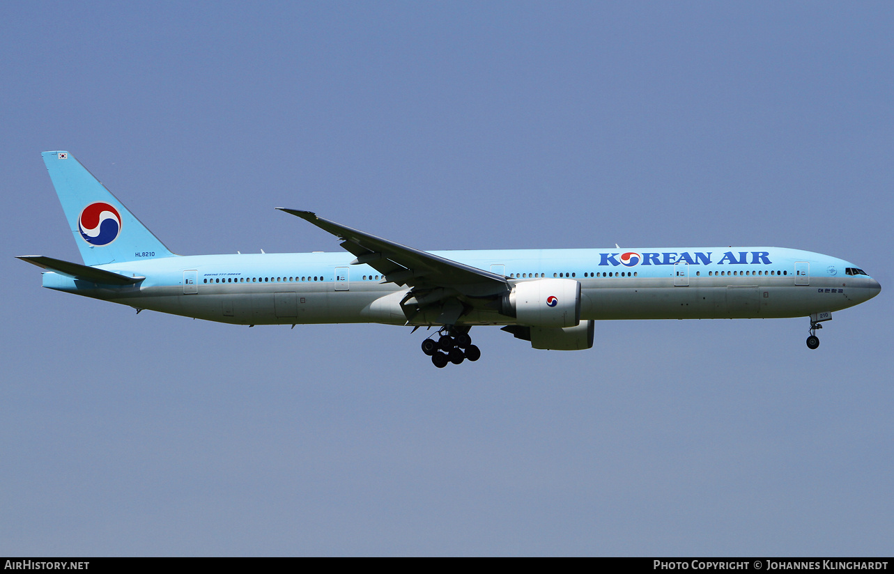 Aircraft Photo of HL8210 | Boeing 777-3B5/ER | Korean Air | AirHistory.net #741034