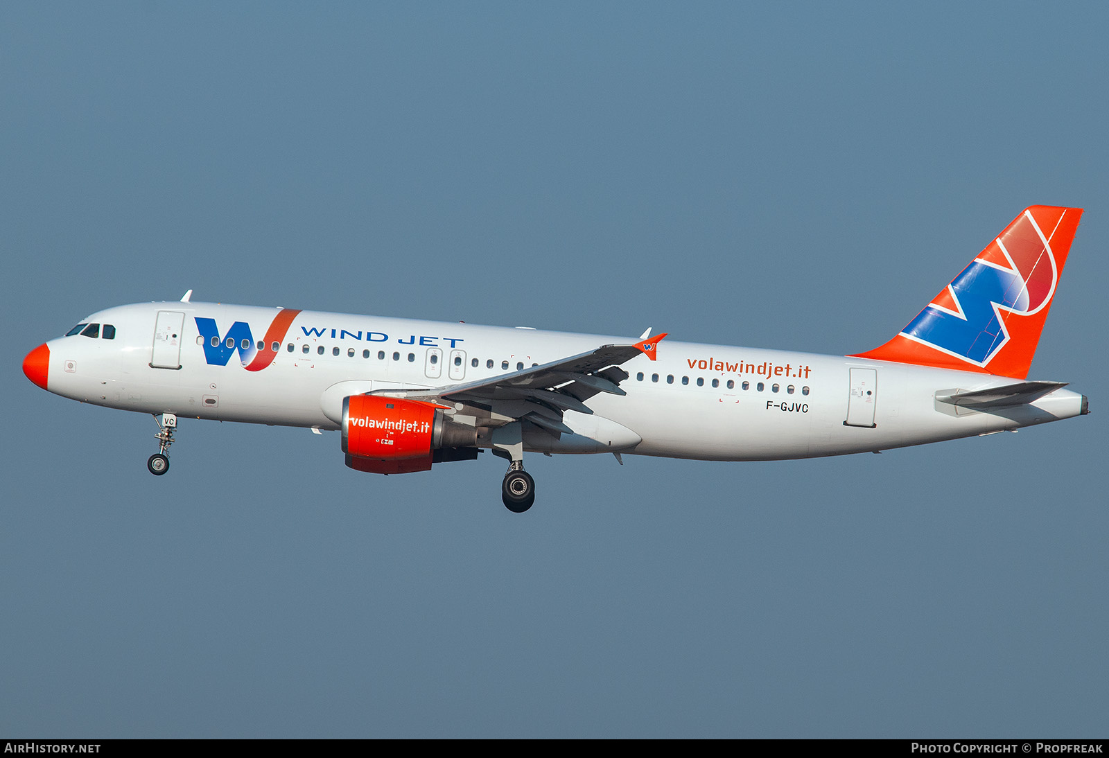 Aircraft Photo of F-GJVC | Airbus A320-211 | Wind Jet | AirHistory.net #741156
