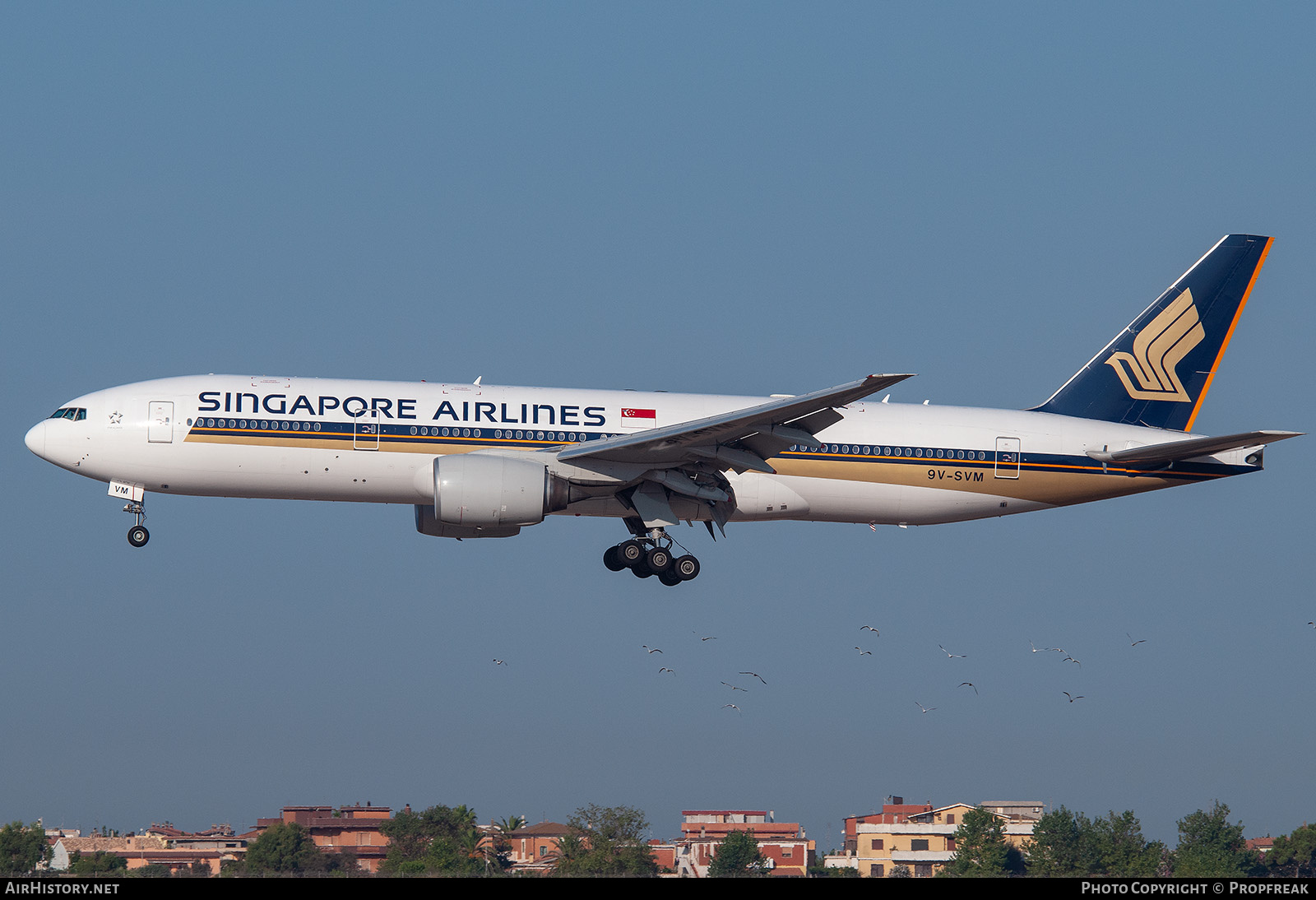 Aircraft Photo of 9V-SVM | Boeing 777-212/ER | Singapore Airlines | AirHistory.net #741215