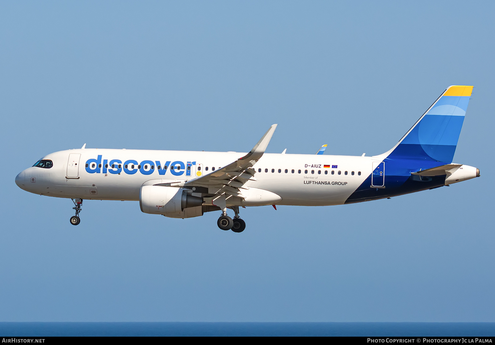 Aircraft Photo of D-AIUZ | Airbus A320-214 | Discover Airlines | AirHistory.net #741318