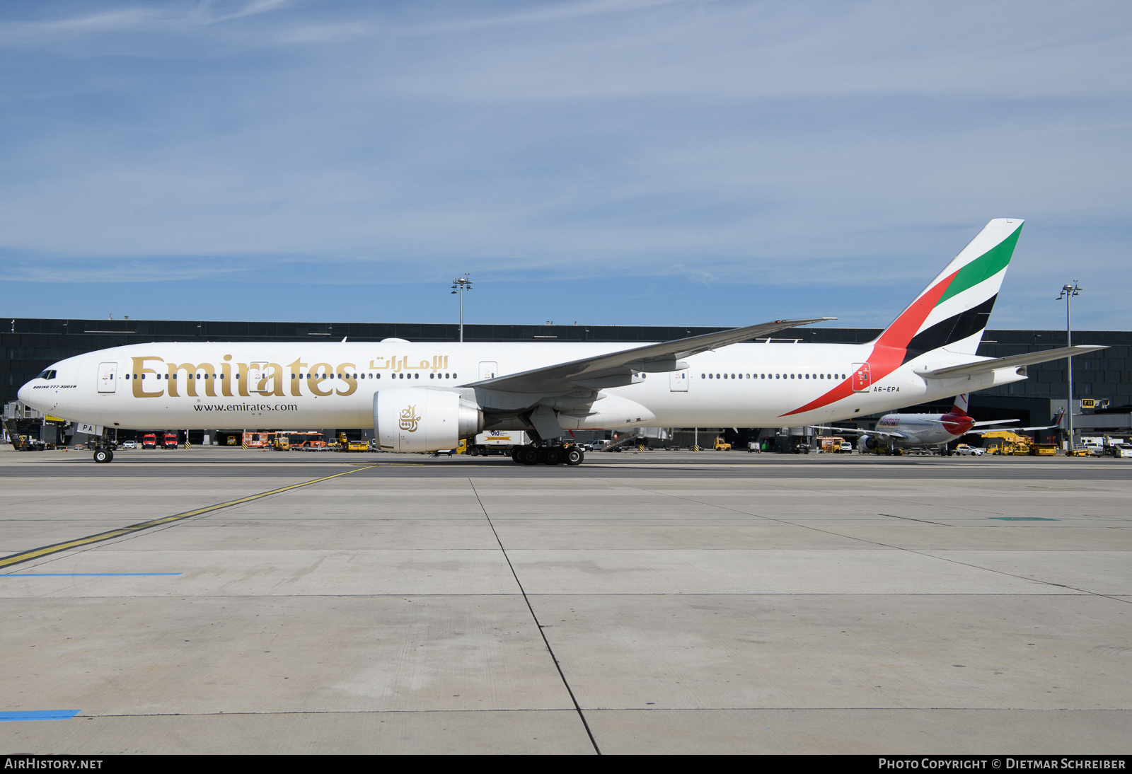 Aircraft Photo of A6-EPA | Boeing 777-31H/ER | Emirates | AirHistory.net #741354