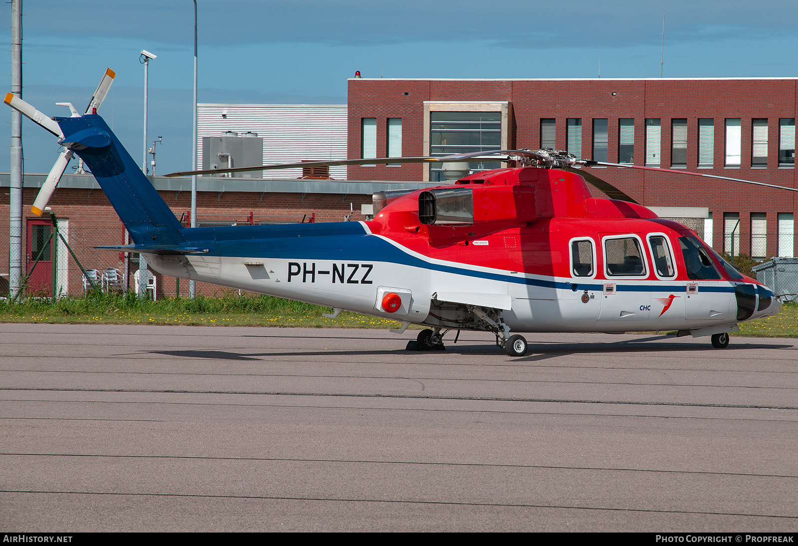 Aircraft Photo of PH-NZZ | Sikorsky S-76B | CHC Helicopters | AirHistory.net #741548