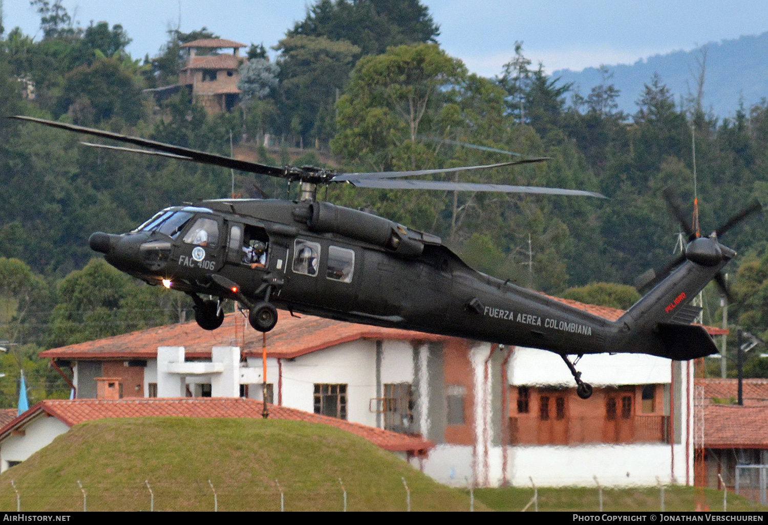 Aircraft Photo of FAC4106 | Sikorsky UH-60L Black Hawk (S-70A) | Colombia - Air Force | AirHistory.net #741590