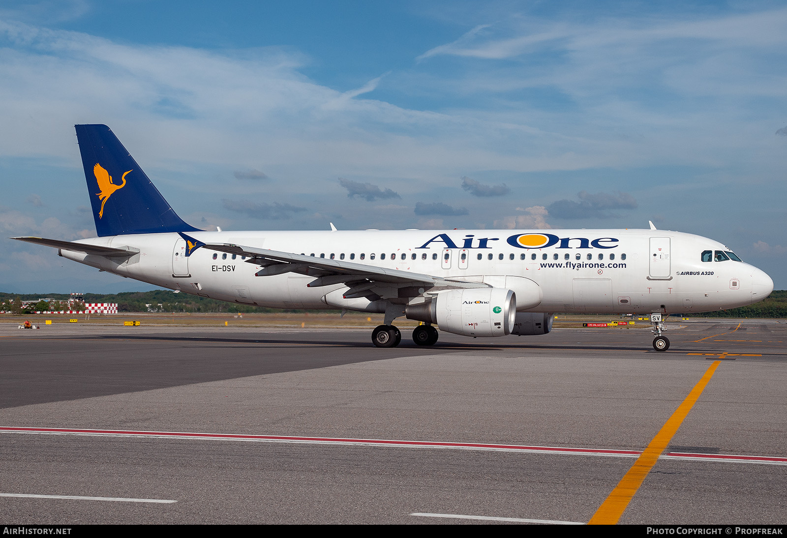 Aircraft Photo of EI-DSV | Airbus A320-216 | Air One | AirHistory.net #741682