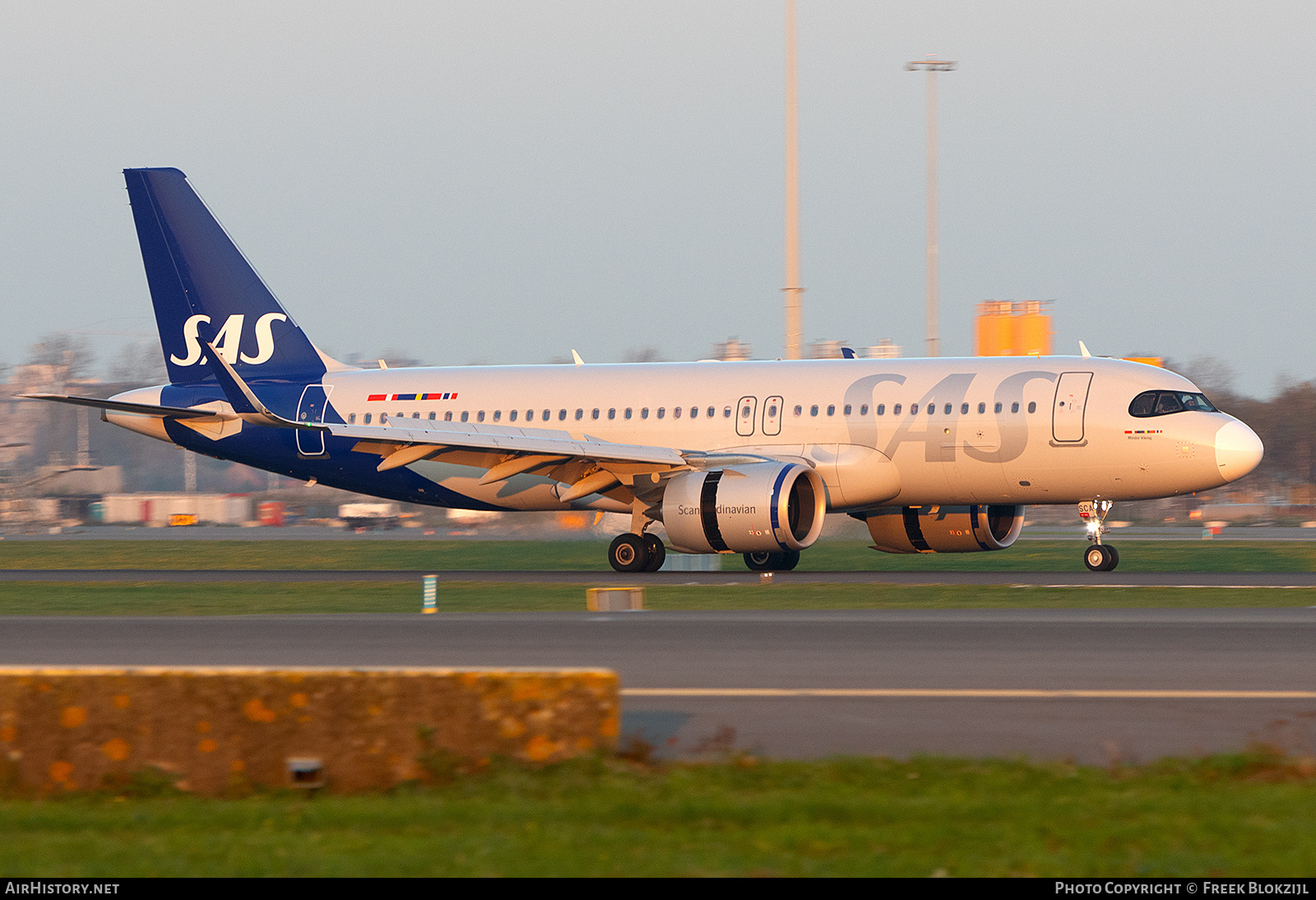 Aircraft Photo of EI-SCA | Airbus A320-251N | Scandinavian Airlines - SAS | AirHistory.net #741714