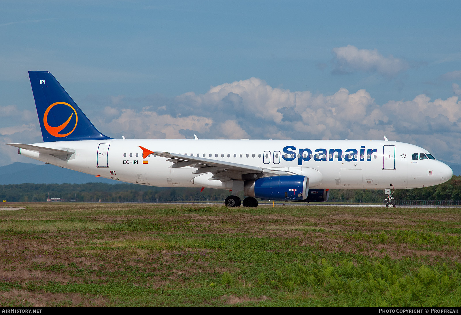 Aircraft Photo of EC-IPI | Airbus A320-232 | Spanair | AirHistory.net #741737
