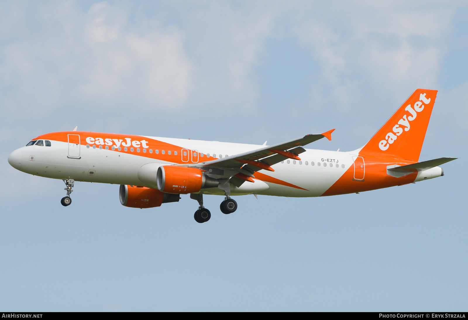Aircraft Photo of G-EZTJ | Airbus A320-214 | EasyJet | AirHistory.net #741751