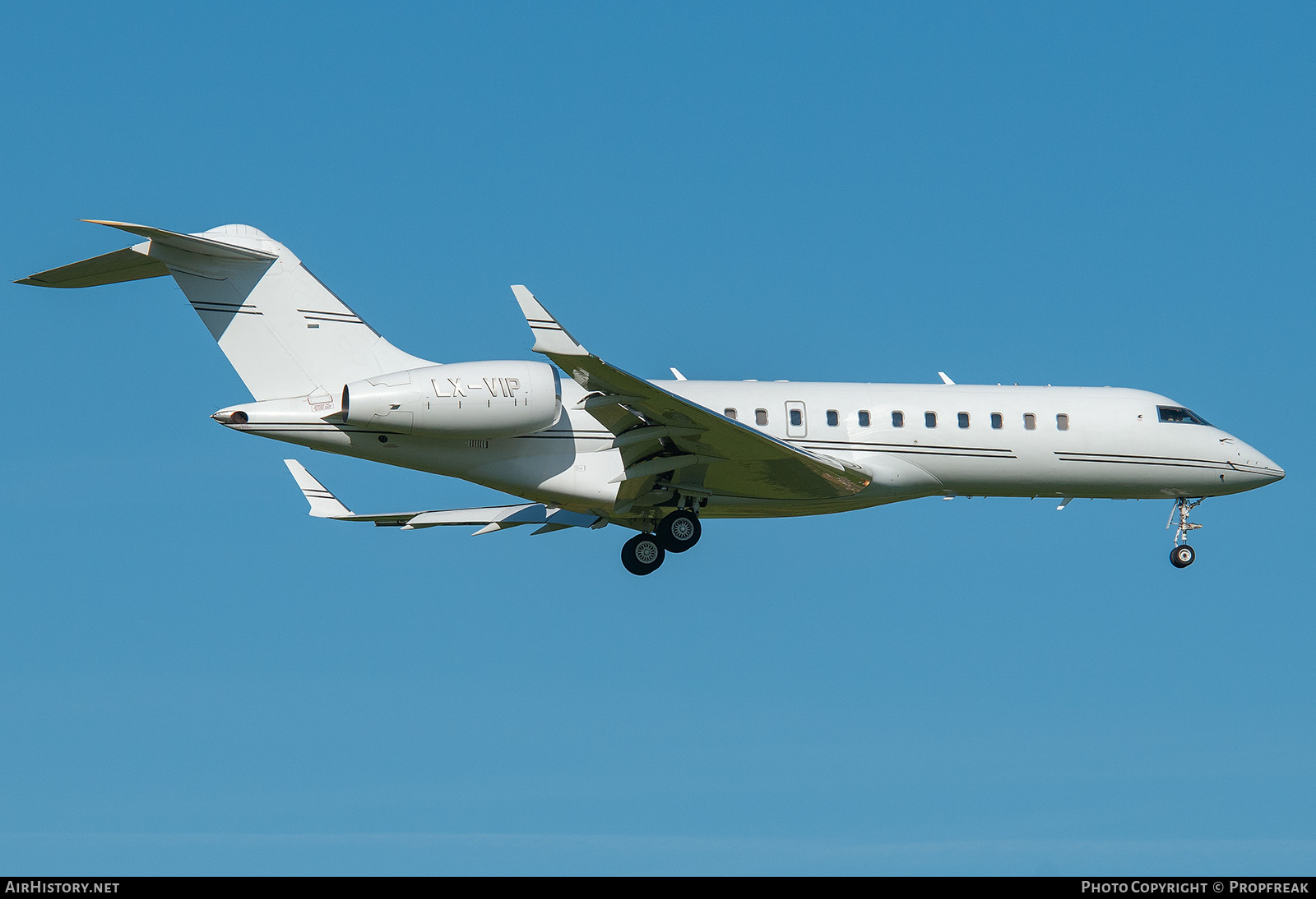 Aircraft Photo of LX-VIP | Bombardier Global Express (BD-700-1A10) | AirHistory.net #741775