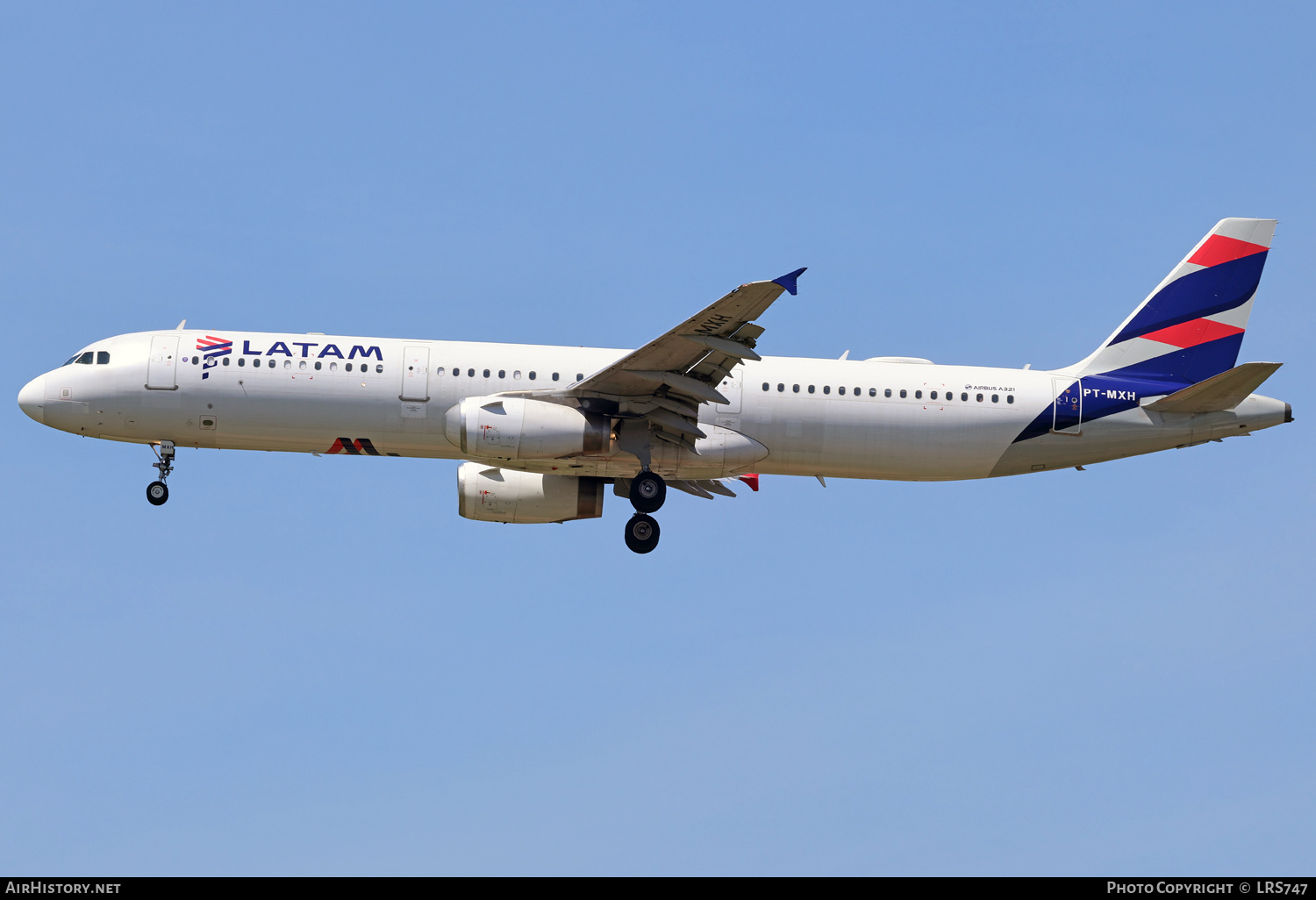 Aircraft Photo of PT-MXH | Airbus A321-231 | LATAM Airlines | AirHistory.net #741787