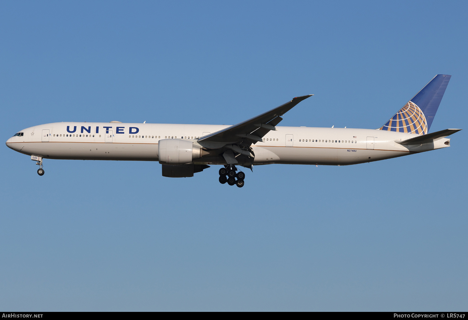 Aircraft Photo of N2748U | Boeing 777-300/ER | United Airlines | AirHistory.net #741963