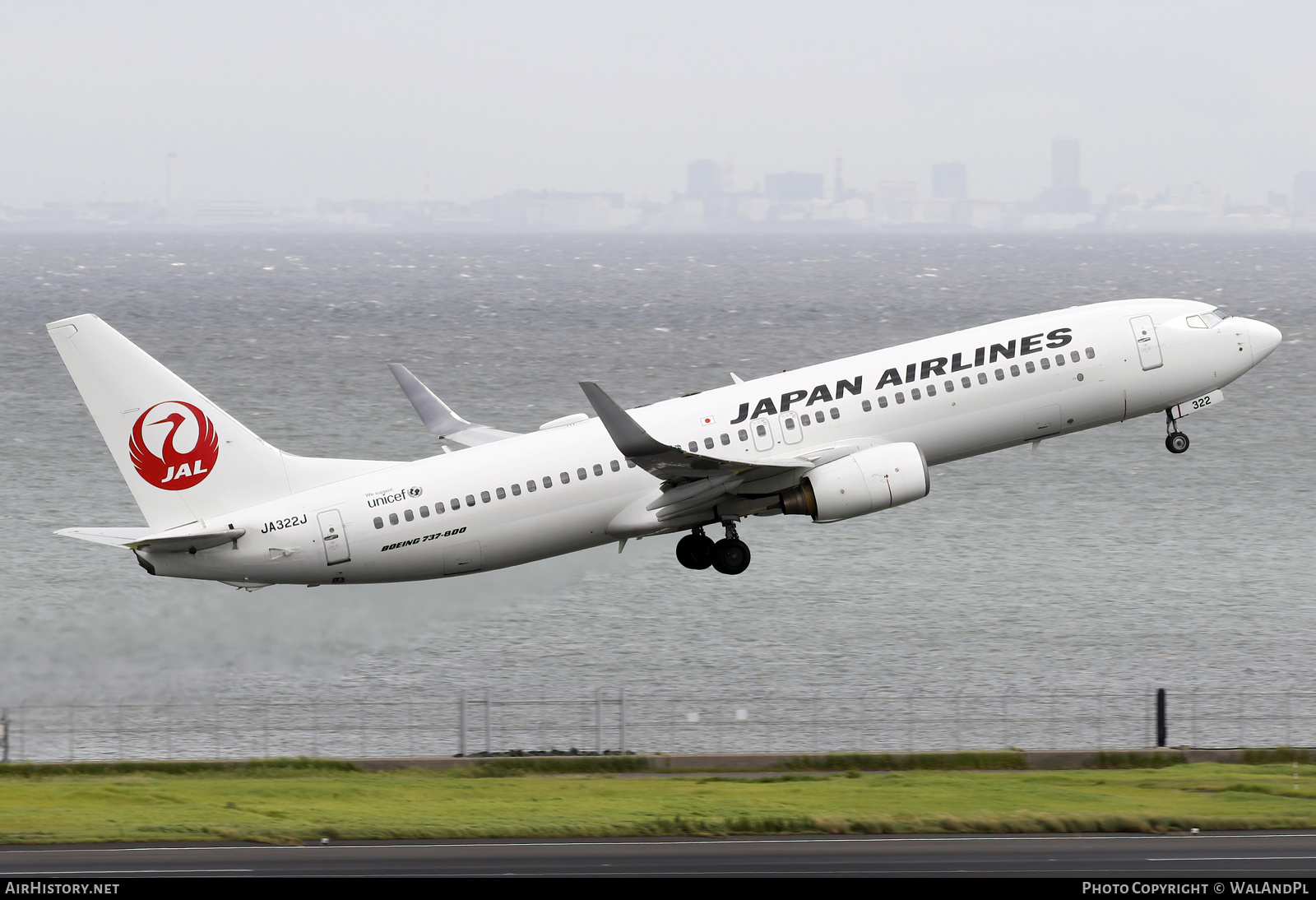Aircraft Photo of JA322J | Boeing 737-846 | Japan Airlines - JAL | AirHistory.net #742260