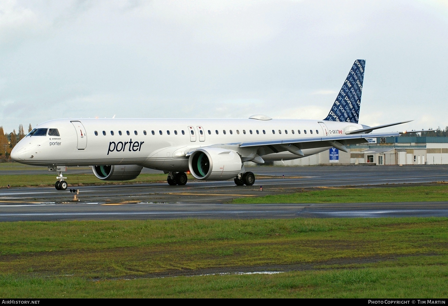 Aircraft Photo of C-GKXT | Embraer 195-E2 (ERJ-190-400) | Porter Airlines | AirHistory.net #742290