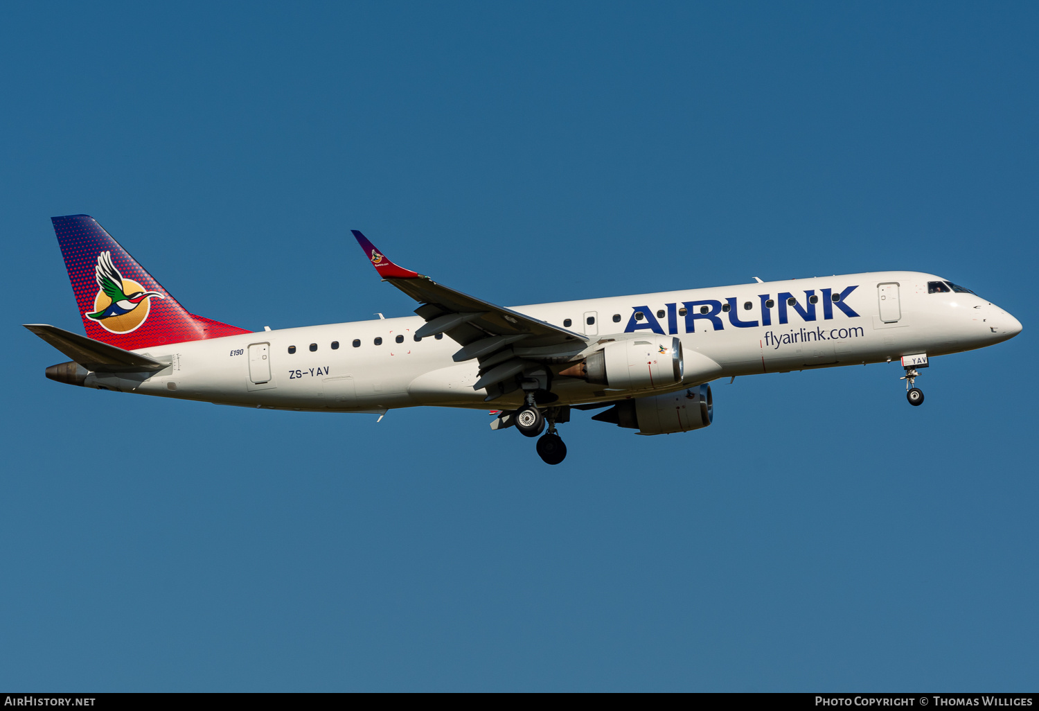 Aircraft Photo of ZS-YAV | Embraer 190AR (ERJ-190-100IGW) | Airlink | AirHistory.net #742362