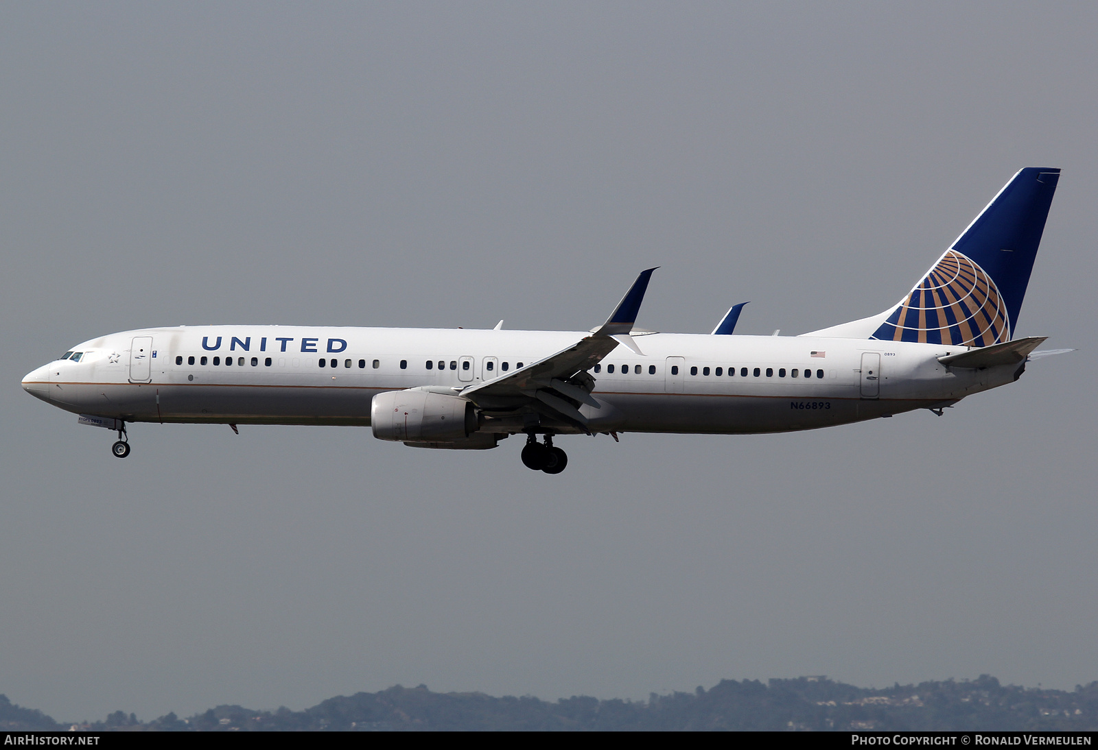 Aircraft Photo of N66893 | Boeing 737-924 | United Airlines | AirHistory.net #742466